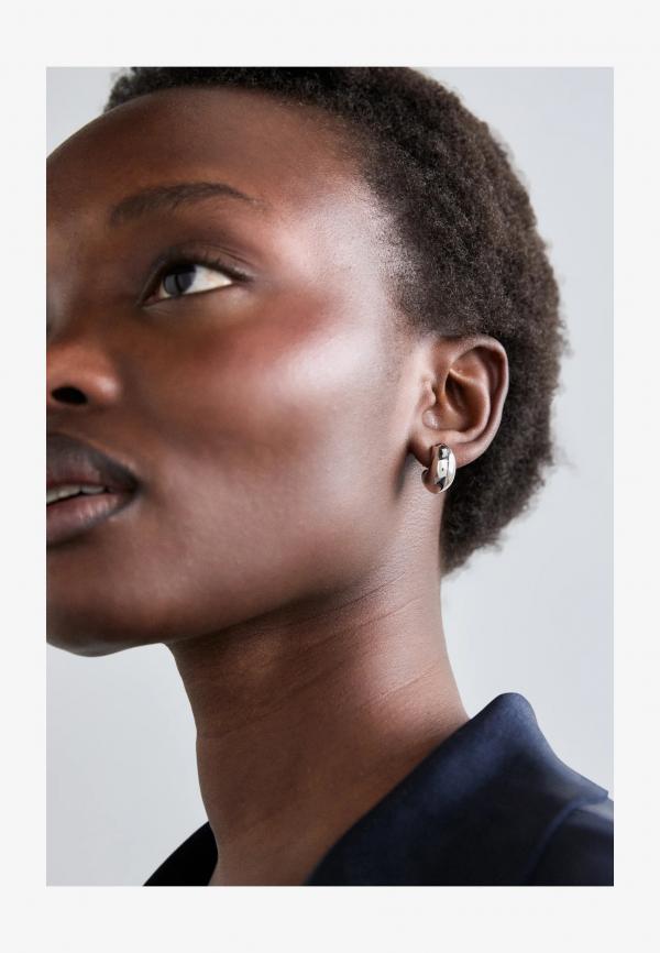 Ara Decker - Zalando - artistspool.com