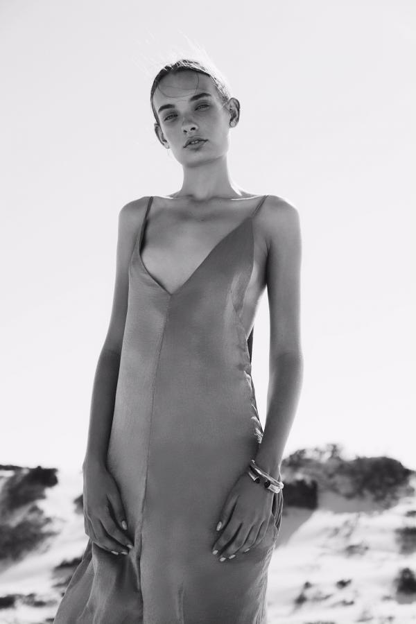 Latisha Nicholson - Romy Maxime Beach - artistspool.com