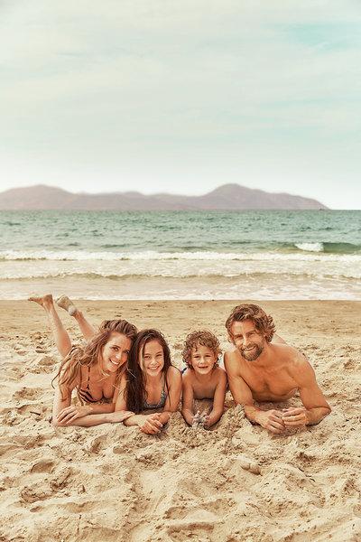 Marco Huelsebus - Thomas Cook - artistspool.com