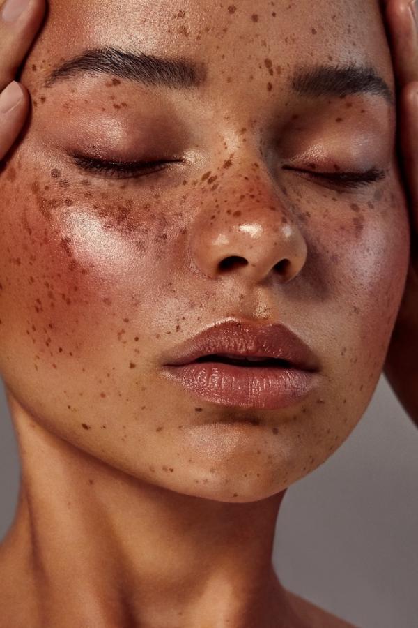 Anna Reynolds - At first Blush for L