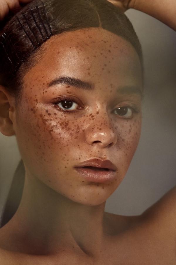 Anna Reynolds - At first Blush for L