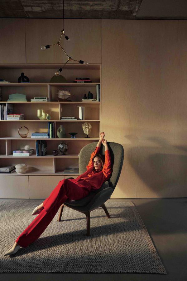 Nuria Gregori - Rolf Benz LIV Campaign - artistspool.com