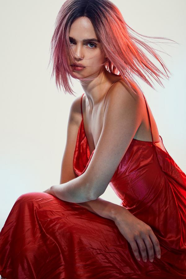 Séraphine de Lima - Red - artistspool.com