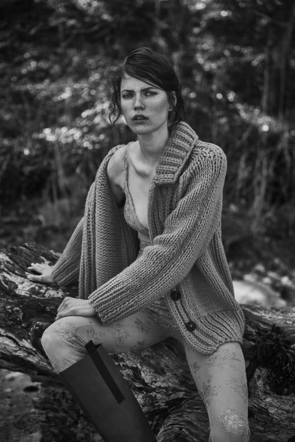 Séraphine de Lima - Lovesome Magazine Salty Seas - artistspool.com