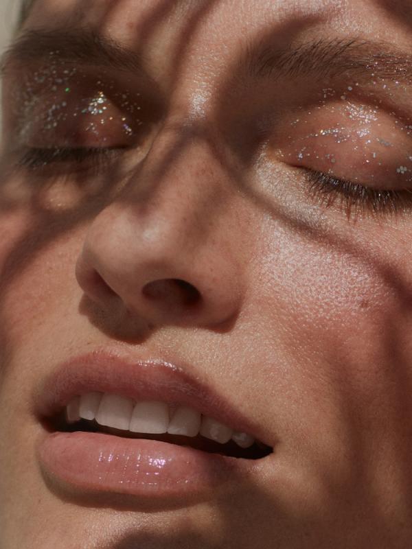 Newcomer: Anna Reynolds - Sandra Treydte - artistspool.com