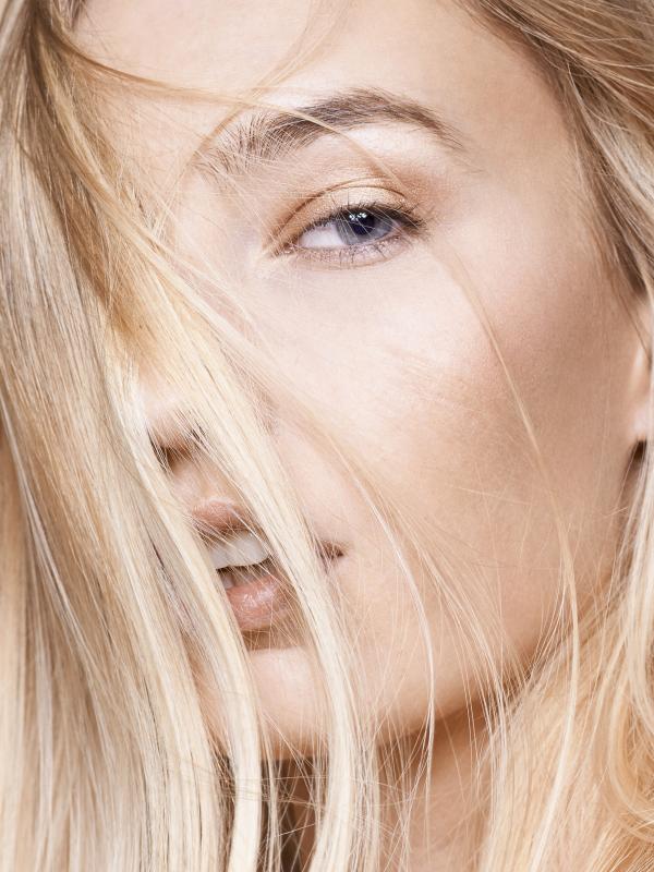 Tini Sager - Blond - artistspool.com