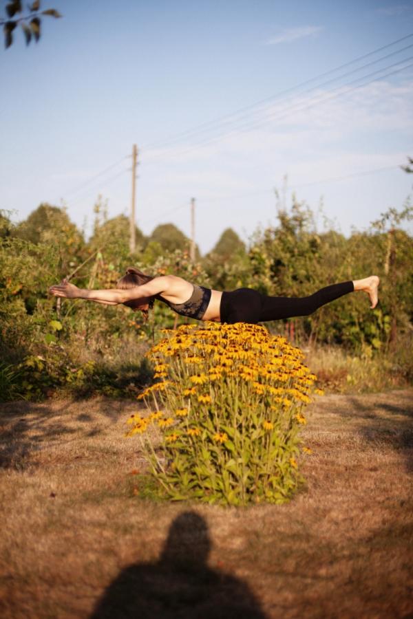 Tini Sager - Yoga Journal - artistspool.com