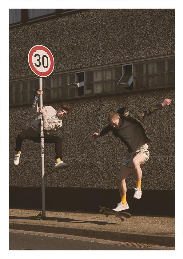 Julia Neubauer - upsidedown - artistspool.com