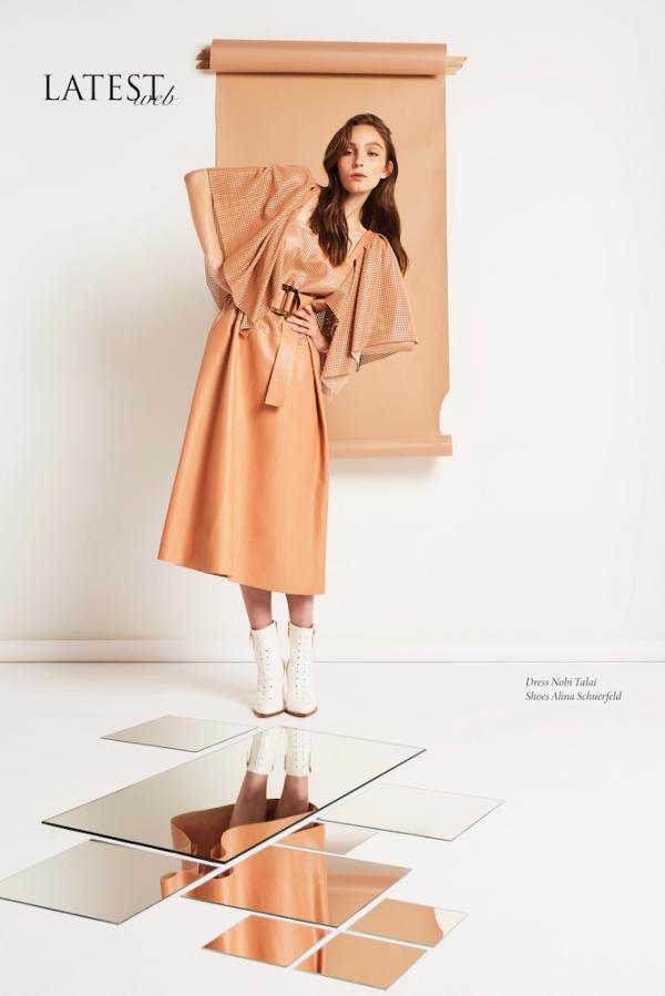 Anna Reynolds - White Reflextion for Latest Magazine - artistspool.com