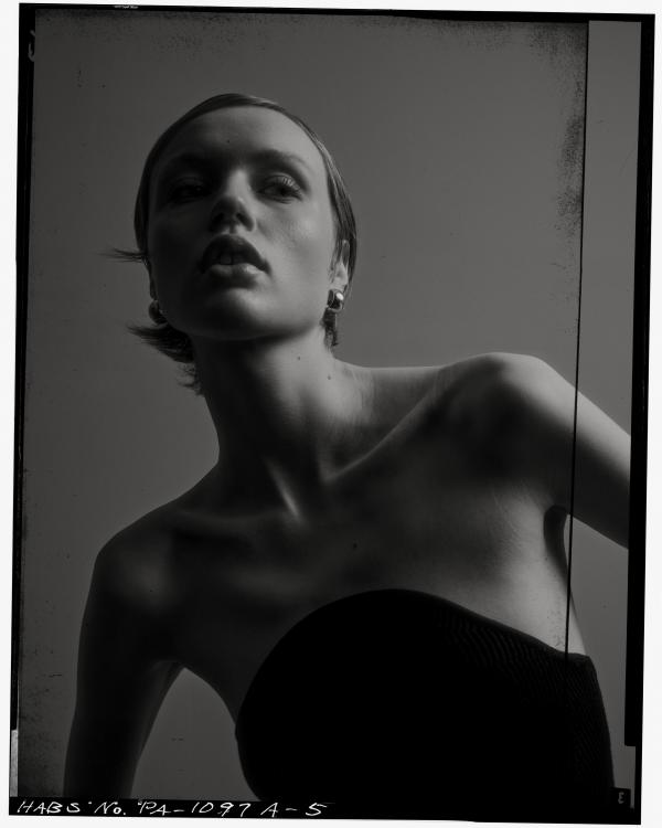 Hanna Kohlhauer - Through Vintage Lenses - artistspool.com